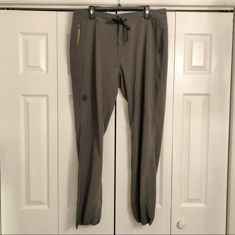 STIO men’s jogger pants